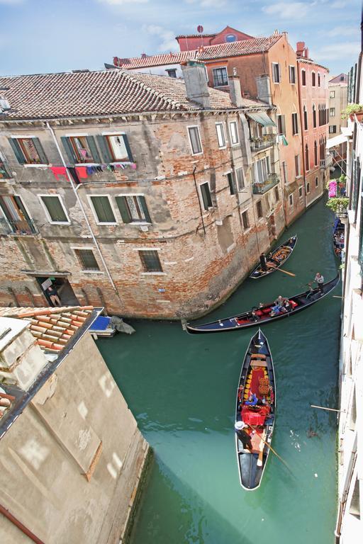 Canale Venesia Bagian luar foto